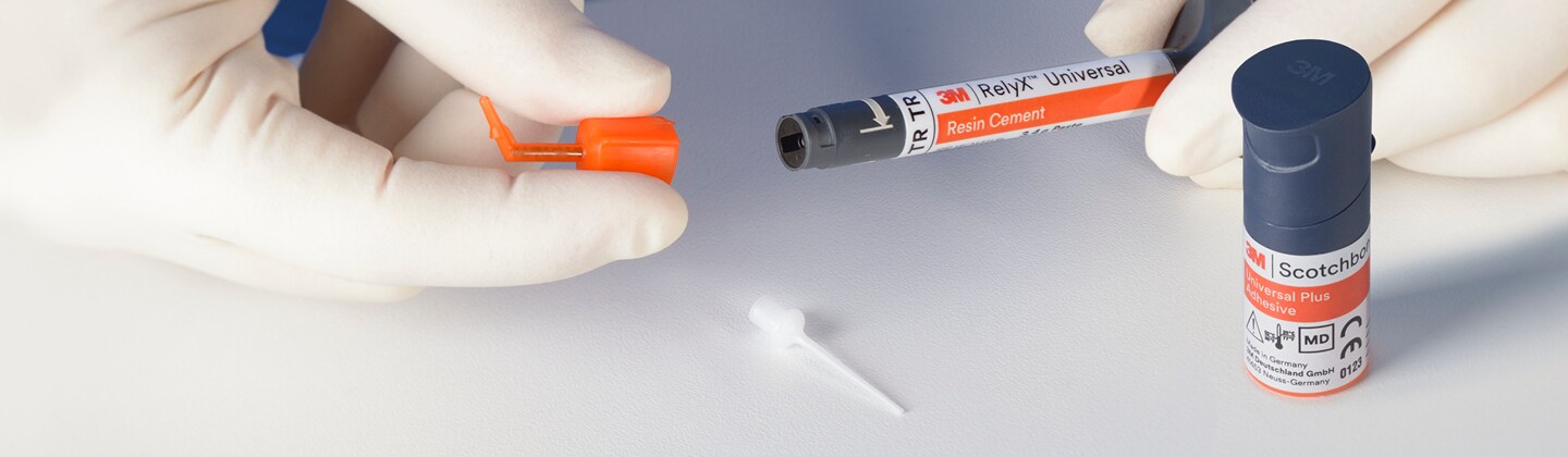 RelyX™ Universal 樹脂黏合劑
