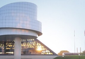 3M™ 建築隔熱紙|玻璃隔熱紙：有感節約─大幅節省電費，讓投資回本更迅速