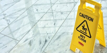 3M地板安全維護產品可降低人員滑倒、摔落的風險
