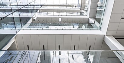 3M™ 建築隔熱膜|隔熱紙：安全防護與防爆膜應用於辦公大樓
