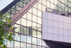 3M™ 建築隔熱膜|隔熱紙：隔絕過度日照熱能，改善大樓舒適度