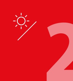 紅底白黑文字強調防曬效能達九九點九成，含白色太陽圖示與淡紅大數字呈現意象設計清晰易懂圖示效果佳呈現亮