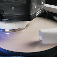 3M(TM) 化學機械研磨(CMP)專用鑽石研磨墊整理器