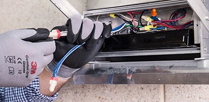 善用3M電力產品連接、保護與辨識。
